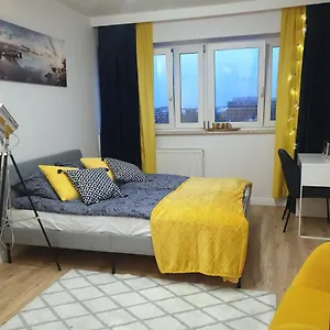 https://apartament-airport-132.warsawhotelspoland.com